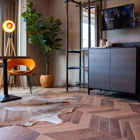 Prado Next Door Otel 3*