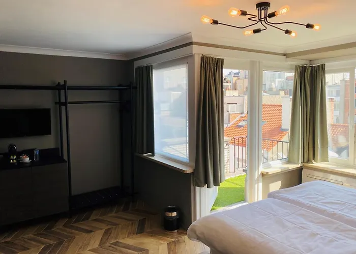 Prado Next Door فندق