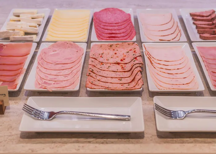 Prado Next Door Hotel 3*