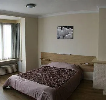 Prado Next Door فندق