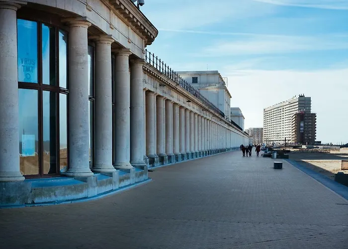 Prado Next Door فندق 3*