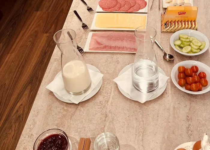 Hotel Prado Next Door